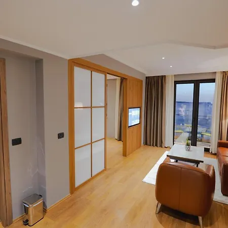 Hotel Butrinti & 5*