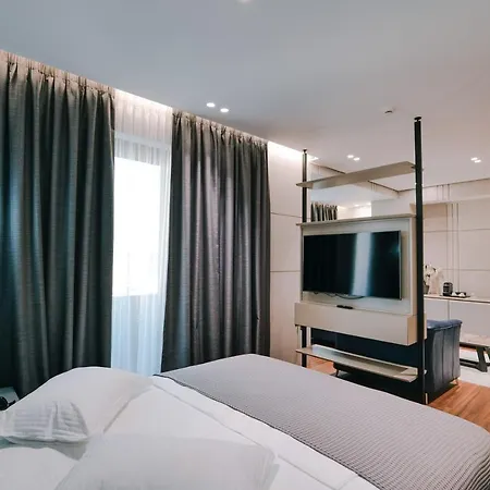 Hotel Butrinti & 5*